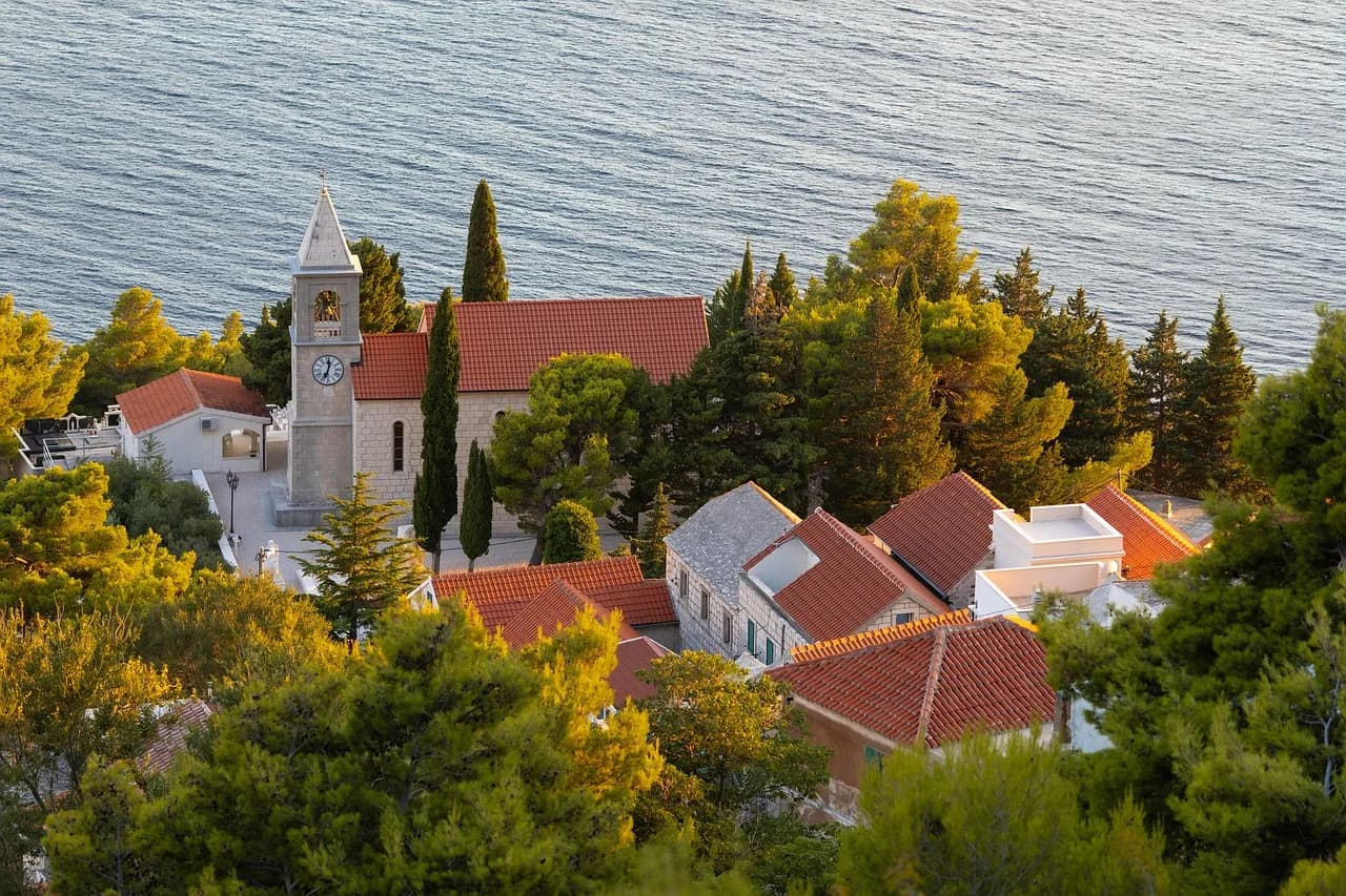 church, castle, village, building, house, architecture, tourist, scenic, landmark, travel, adriatic, outdoor, landscape, tourism, nature, summer, croatia, city, town, europe