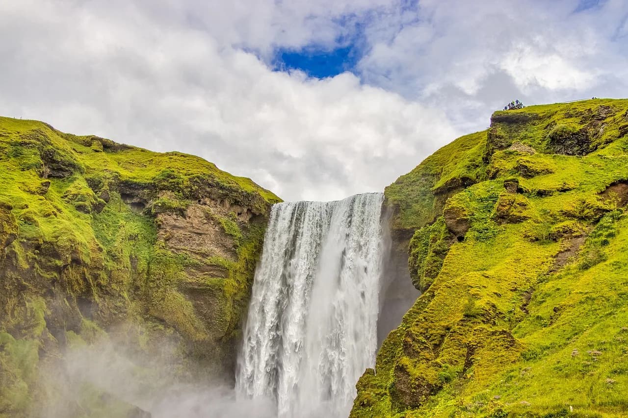 waterfall, iceland, landscape, water, nature, the stage, river, seljalandsfoss, falls, mountain, icelandic, figure, beautiful, landmark, power, mountains, stream, travel, twilight, waterfall, waterfal