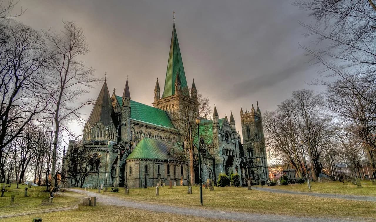 nidaros cathedral, trondheim, norway, architecture, nature, landmark, church, building, religion, gothic, old, religious, stone, tourism, scandinavia, sculpture, medieval, europe, sky, clouds